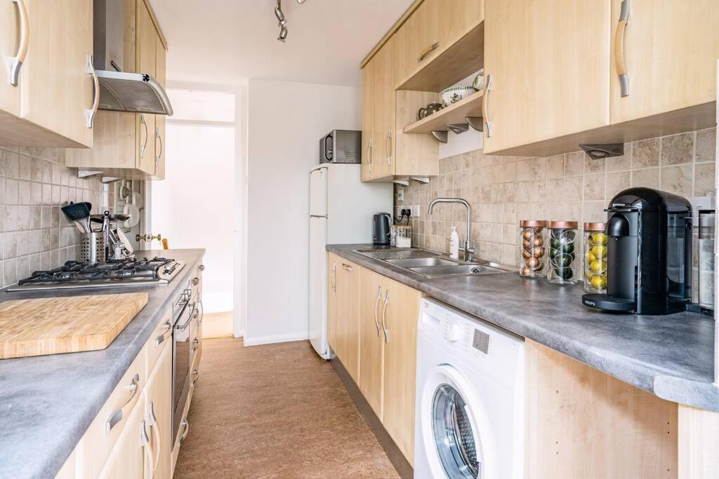 Stunning 4 Bedroom House In Central Bath Esterno foto
