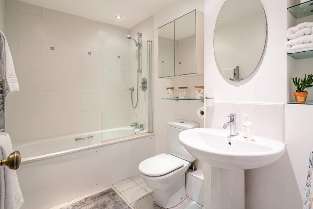 Stunning 4 Bedroom House In Central Bath Esterno foto